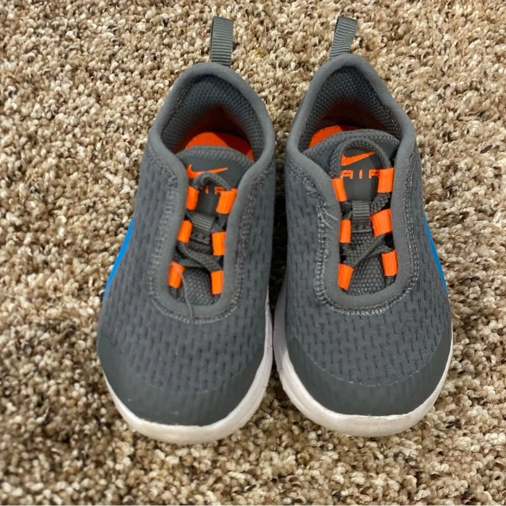 Nike Air Max Motion 2 Gray Toddler Size 5c Athletic Casual